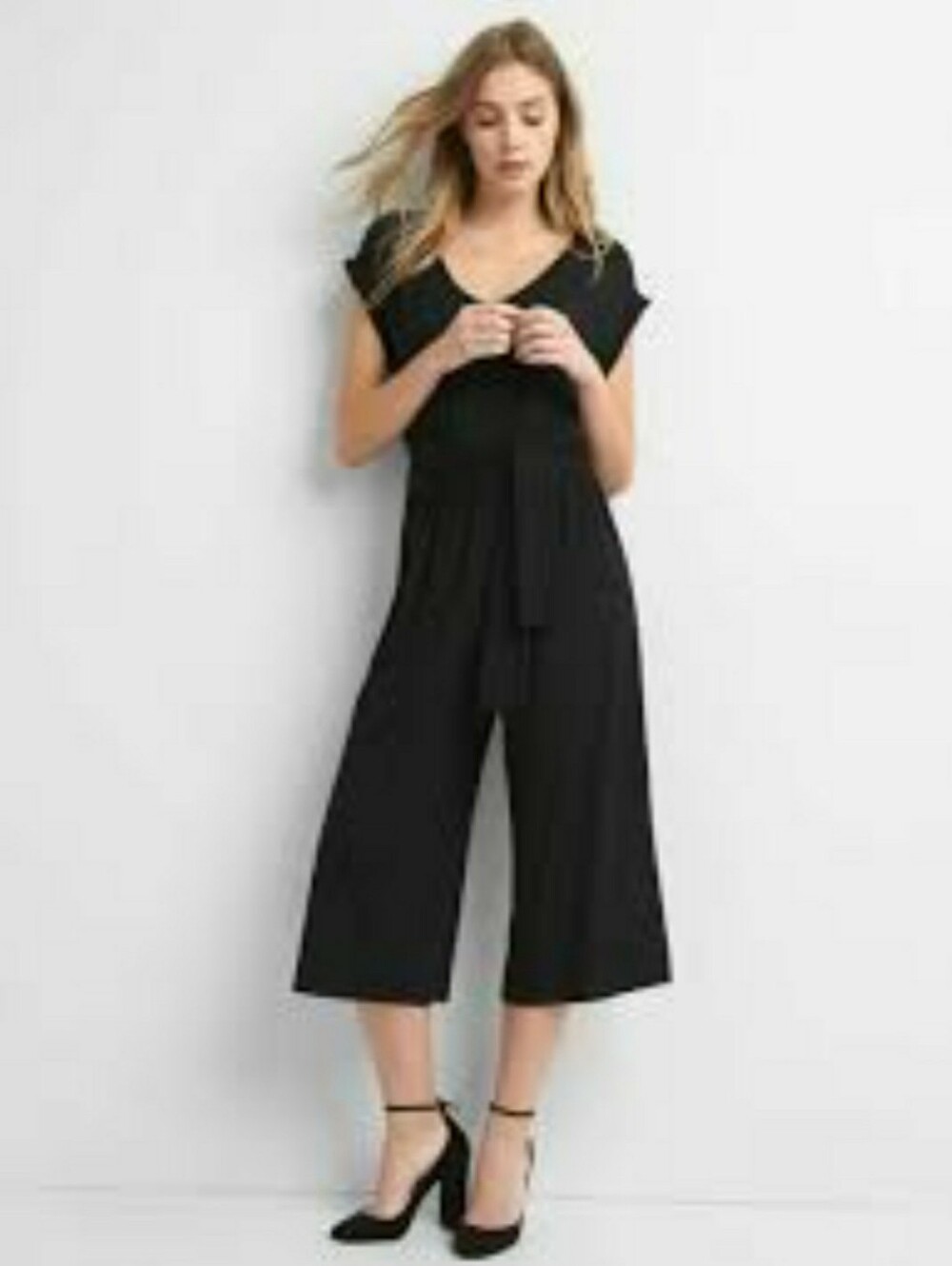 Gap Wrap-Belt Culotte Jumpsuit in solid true black Stretchy Comfort Small